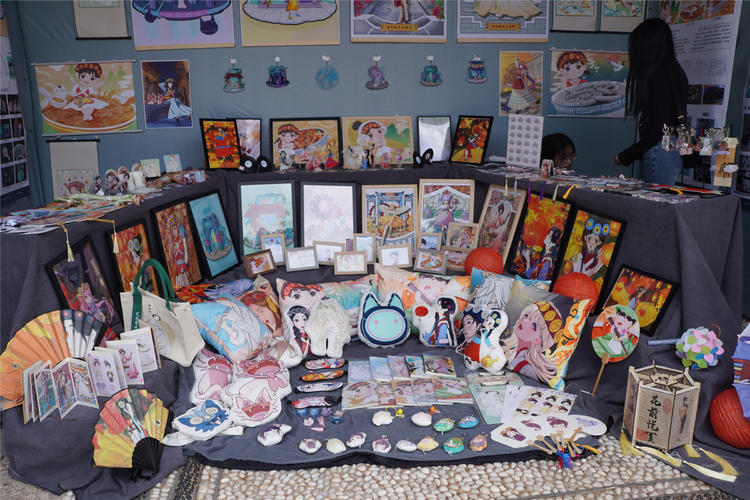 職業(yè)教育活動周 | 創(chuàng)意麗江綻放異彩 麗江師專動漫制作成果展引領(lǐng)藝術(shù)教育新風(fēng)尚